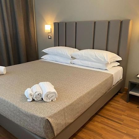 Hotel Golden Римини Екстериор снимка