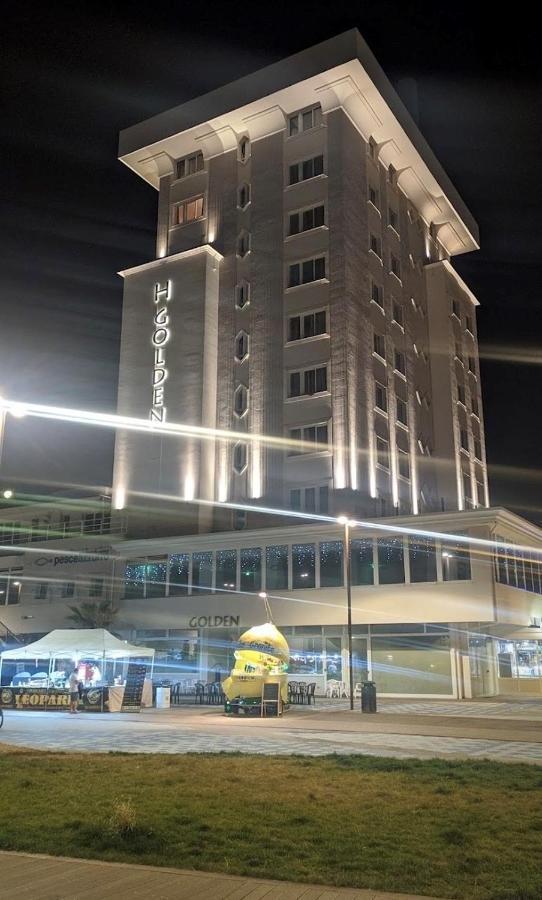 Hotel Golden Римини Екстериор снимка