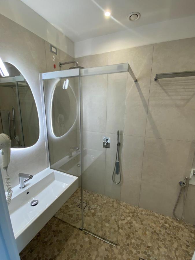 Hotel Golden Римини Екстериор снимка