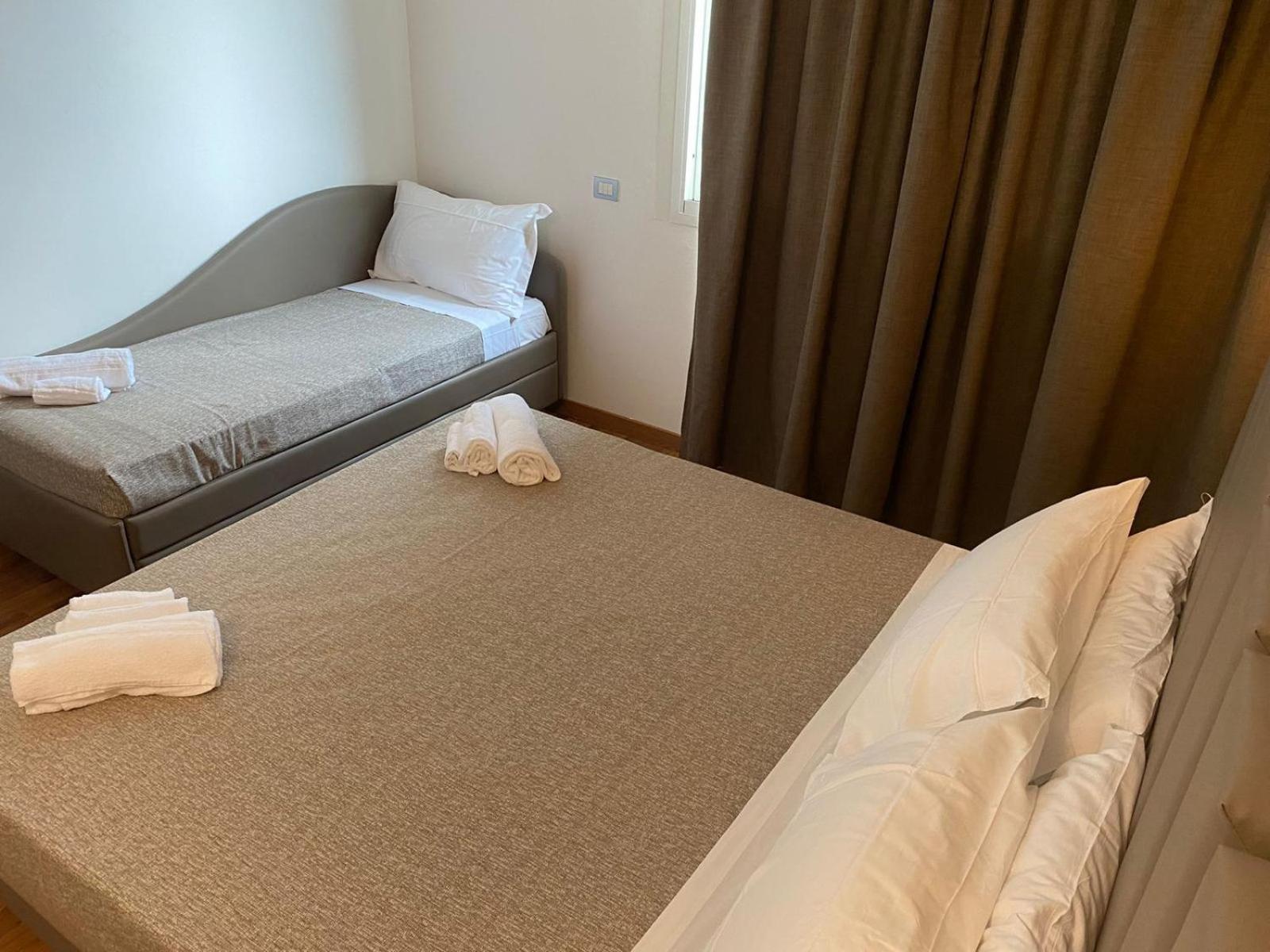 Hotel Golden Римини Екстериор снимка
