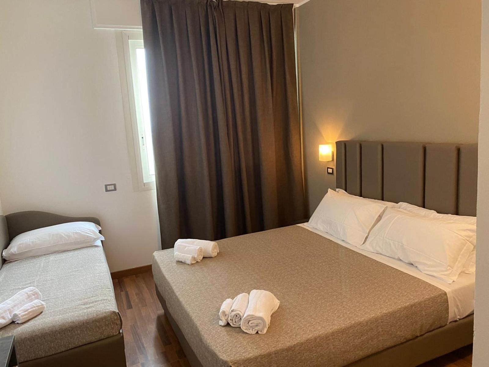 Hotel Golden Римини Екстериор снимка