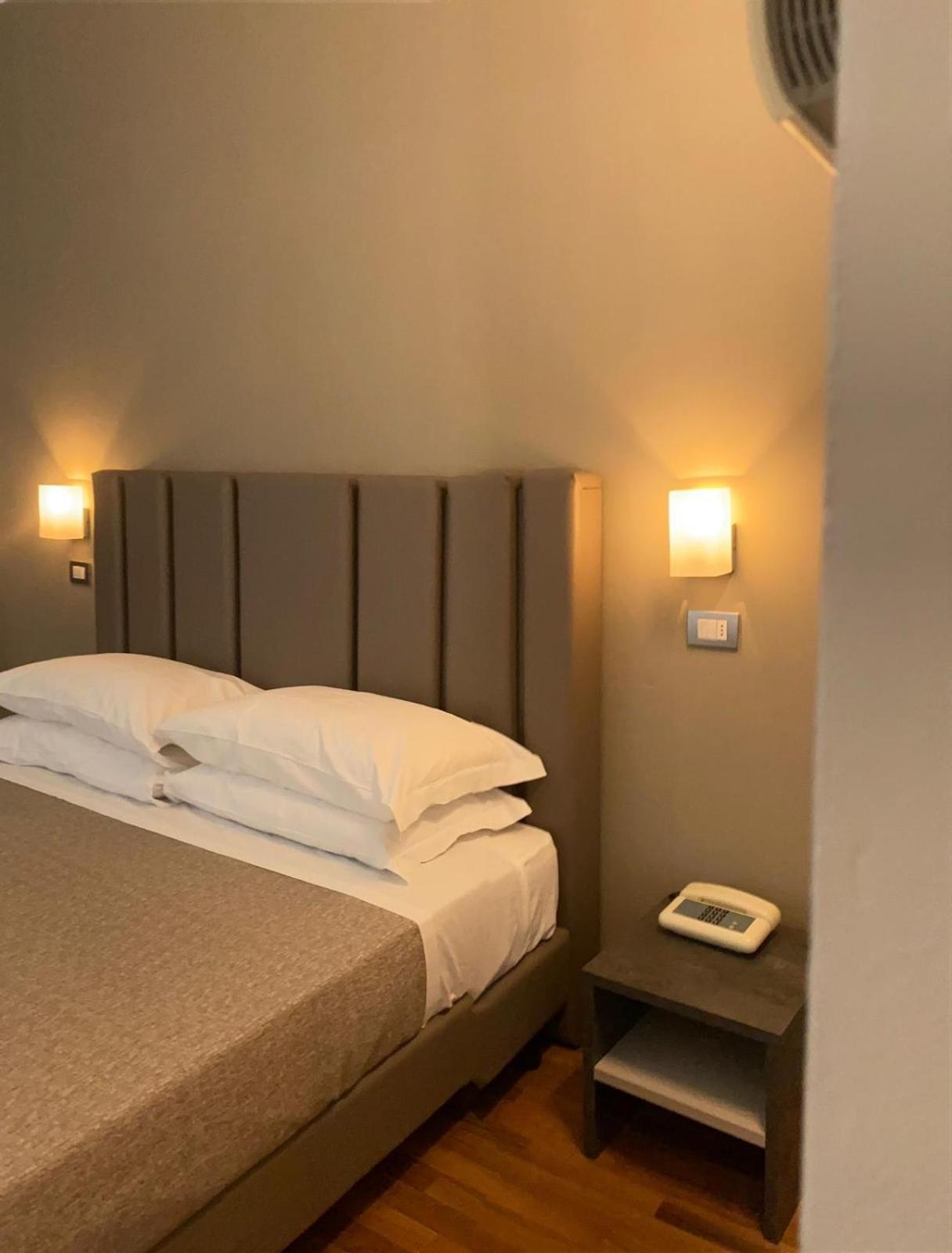 Hotel Golden Римини Екстериор снимка