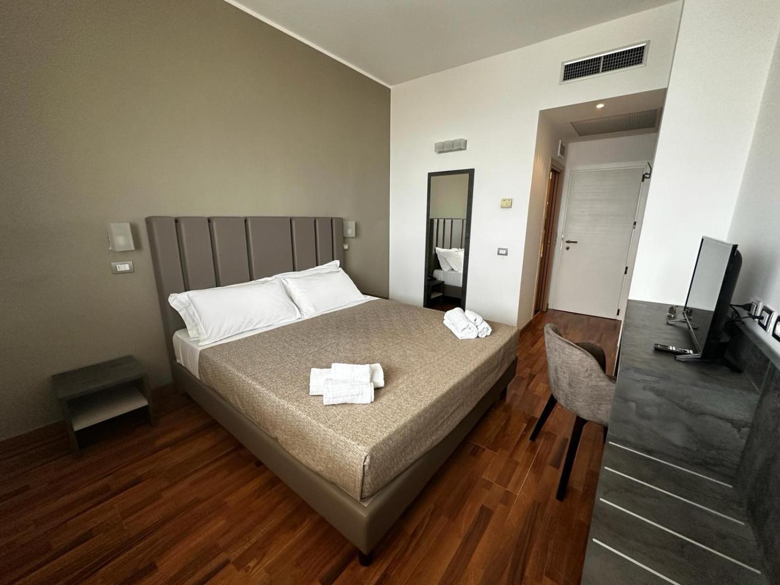 Hotel Golden Римини Екстериор снимка