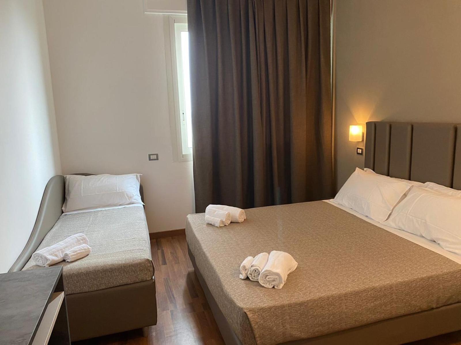 Hotel Golden Римини Екстериор снимка