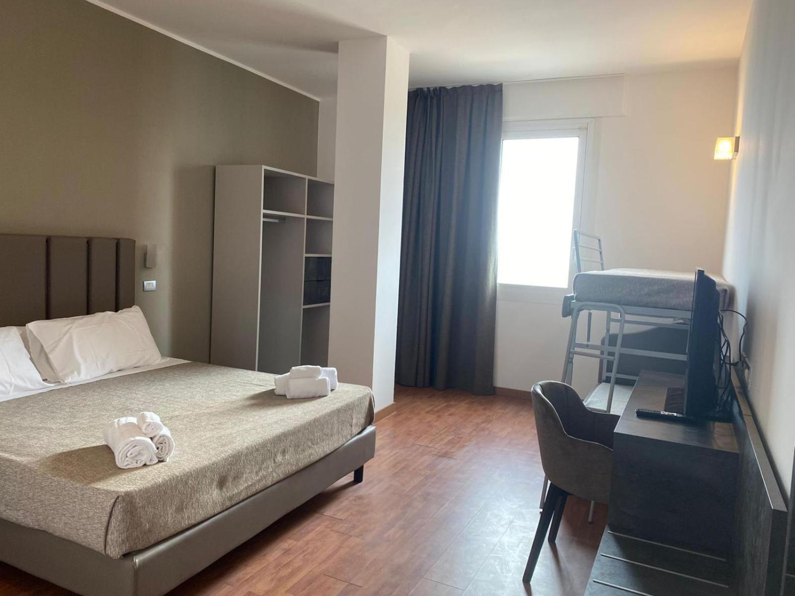 Hotel Golden Римини Екстериор снимка