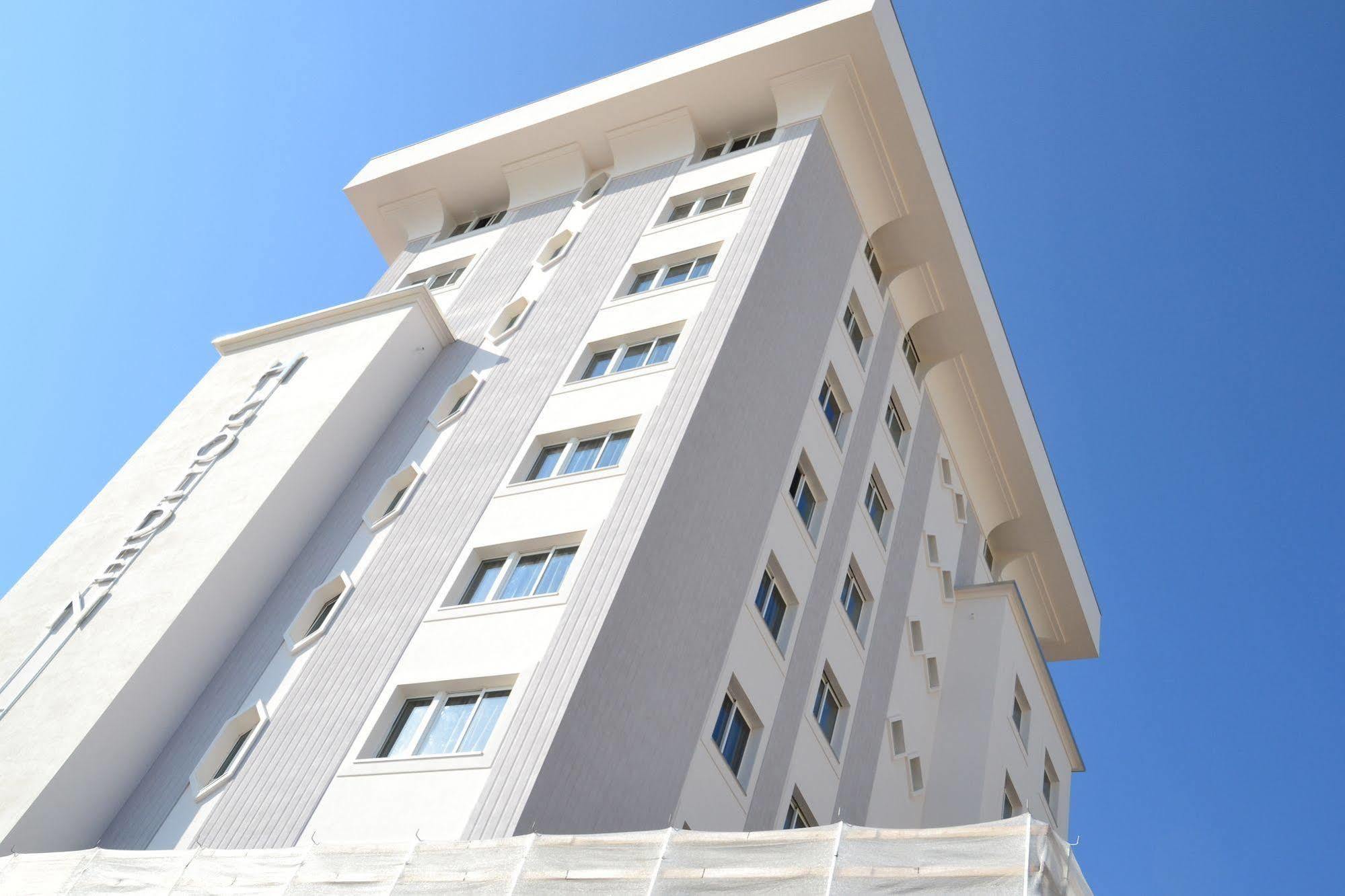 Hotel Golden Римини Екстериор снимка