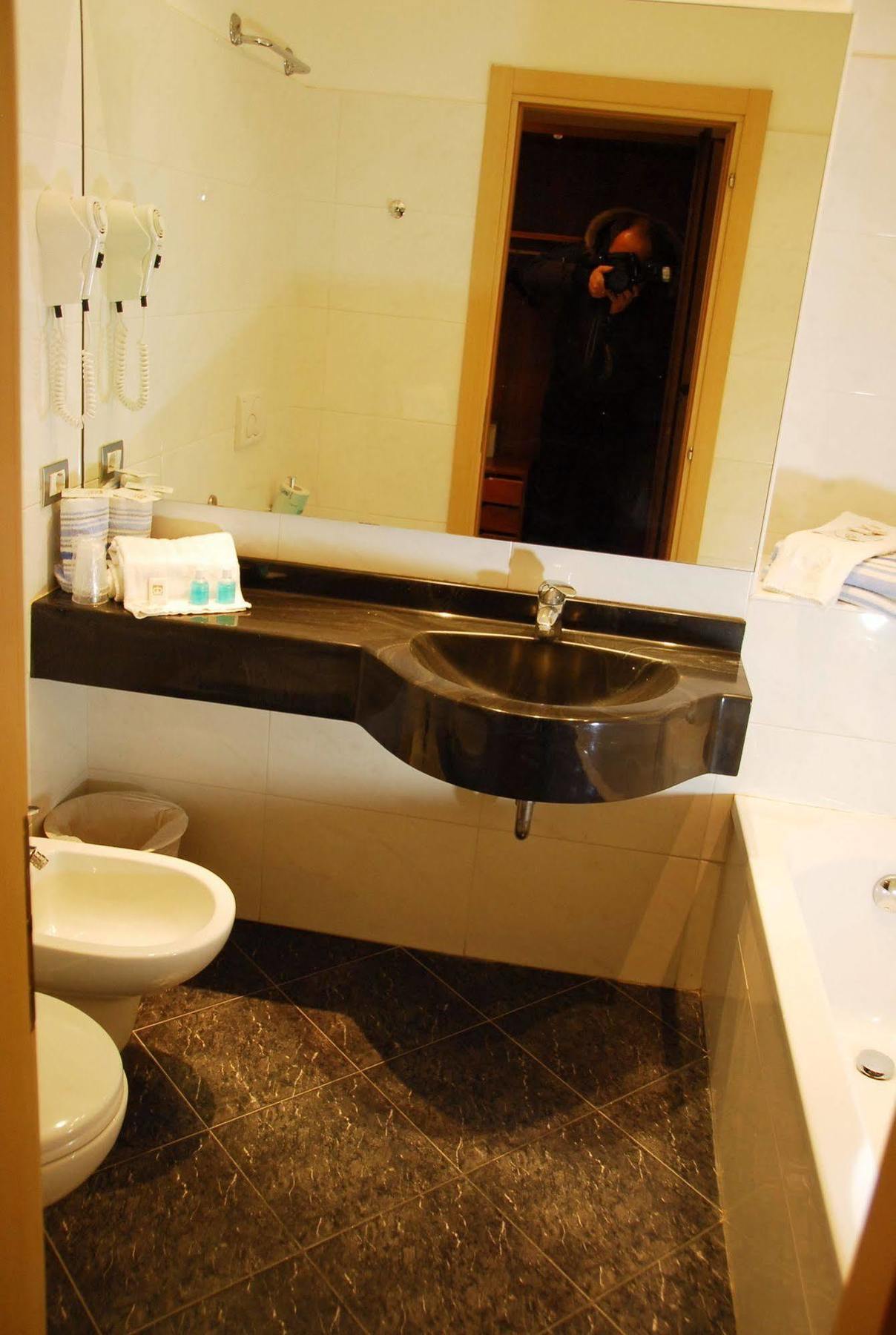 Hotel Golden Римини Екстериор снимка